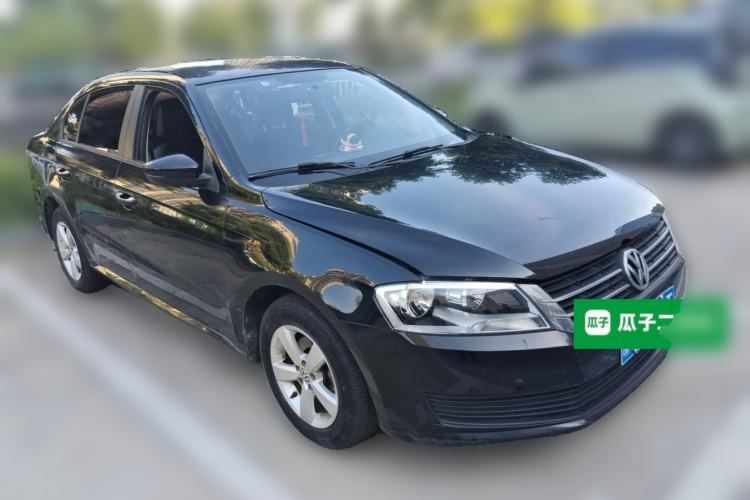 Used Volkswagen Lavida 2015 1.6L Automatic Fashion Edition Front Right 45 Deg