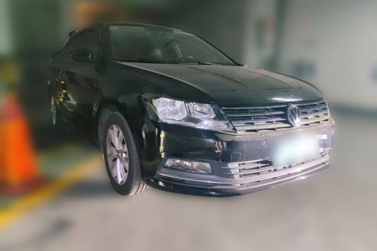 Used Volkswagen Lavida 2015 230TSI DSG Comfort Edition Front Right 45 Deg