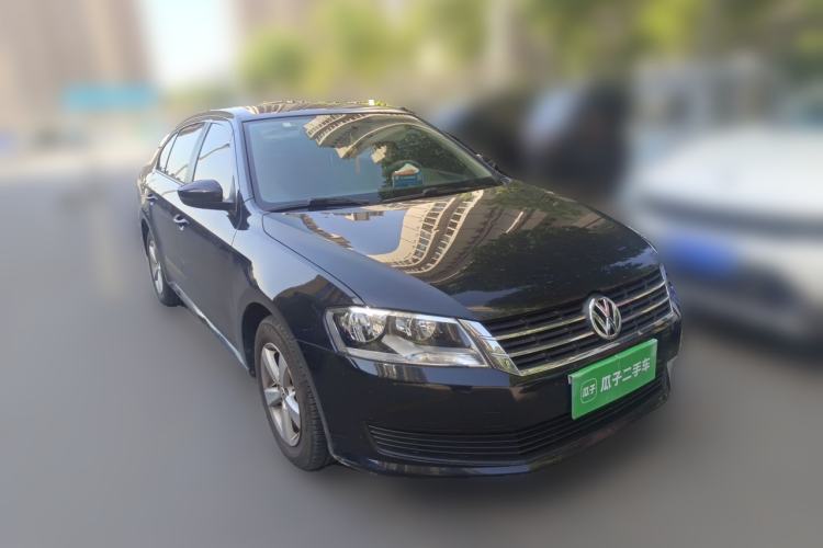 Used Volkswagen Lavida 2015 1.6L Automatic Fashion Edition Front Right 45 Deg