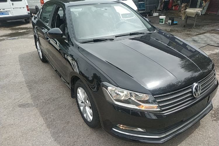 Used Volkswagen Lavida 2015 1.6L Automatic Comfort Edition Front Right 45 Deg
