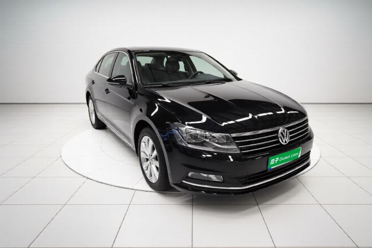 Used Volkswagen Lavida 2015 1.6L Automatic Comfort Edition Front Right 45 Deg