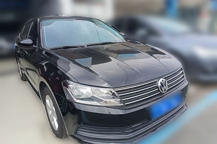 Used Volkswagen Lavida 2015 1.6L Automatic Fashion Edition Front Right 45 Deg