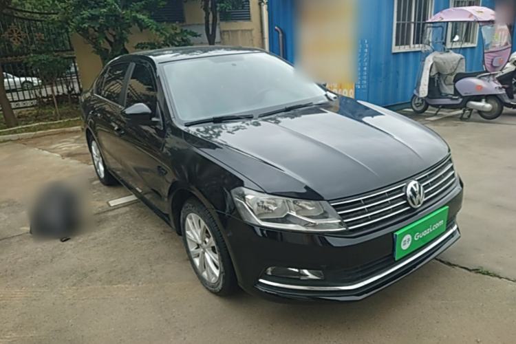 Used Volkswagen Lavida 2015 1.6L Automatic Comfort Edition Front Right 45 Deg