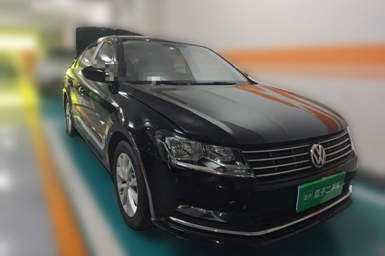 Used Volkswagen Lavida 2015 1.6L Manual Comfort Edition Front Right 45 Deg