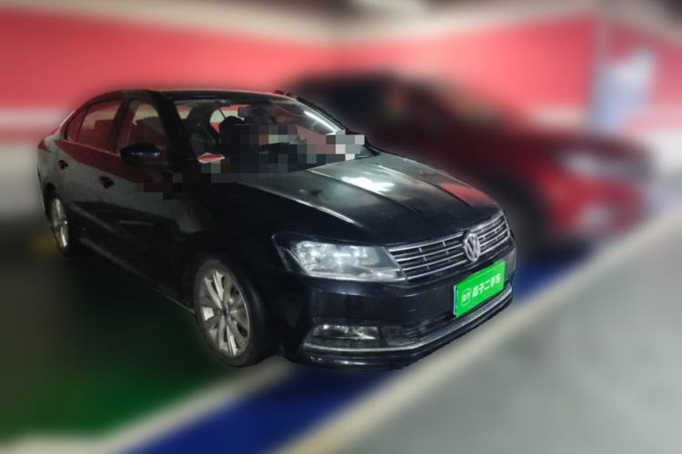 Used Volkswagen Lavida 2015 1.6L Manual Comfort Edition Front Right 45 Deg