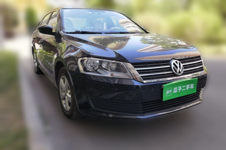 Used Volkswagen Lavida 2015 1.6L Manual Fashion Edition Front Right 45 Deg