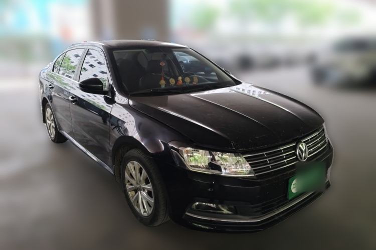 Used Volkswagen Lavida 2015 1.6L Manual Comfort Edition Front Right 45 Deg