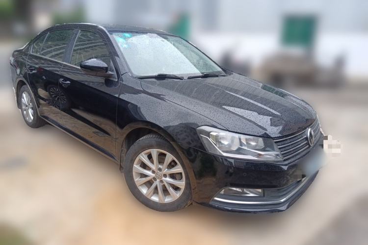 Used Volkswagen Lavida 2015 1.6L Automatic Comfort Edition Front Right 45 Deg