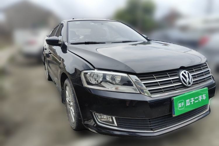Used Volkswagen Lavida 2015 1.6L Automatic Comfort Edition Front Right 45 Deg
