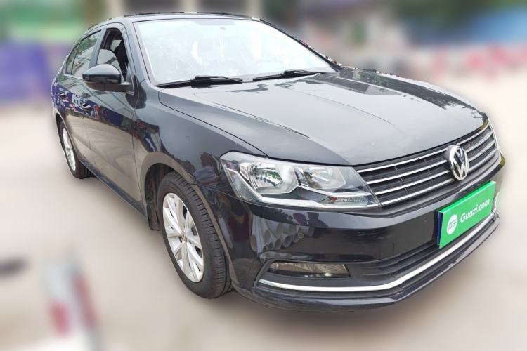 Used Volkswagen Lavida 2015 1.6L Manual Comfort Edition Front Right 45 Deg
