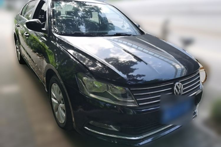 Used Volkswagen Lavida 2015 1.6L Automatic Comfort Edition Front Right 45 Deg