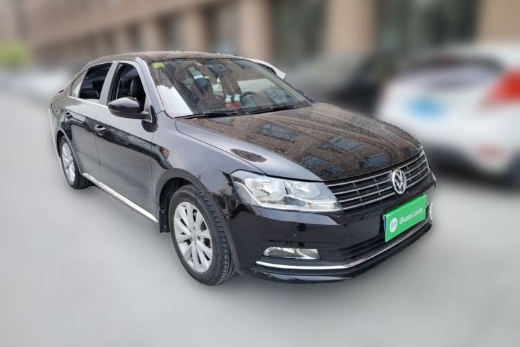 Used Volkswagen Lavida 2015 1.6L Automatic Comfort Edition Front Right 45 Deg