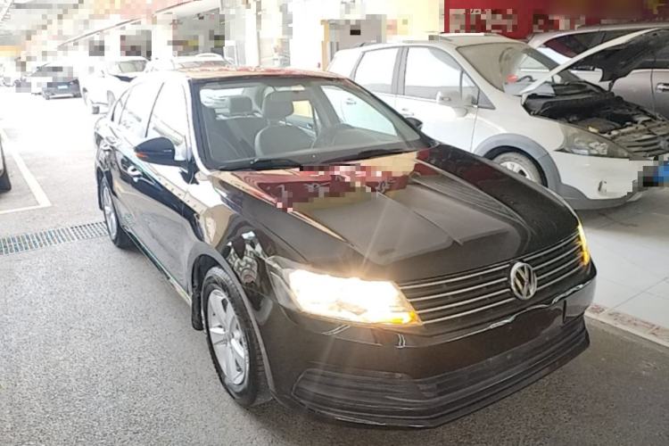 Used Volkswagen Lavida 2015 1.6L Automatic Fashion Edition Front Right 45 Deg