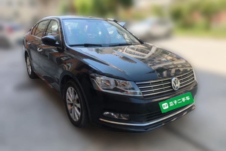Used Volkswagen Lavida 2015 230TSI DSG Comfort Edition Front Right 45 Deg