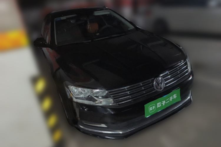 Used Volkswagen Lavida 2015 1.6L Manual Comfort Edition Front Right 45 Deg