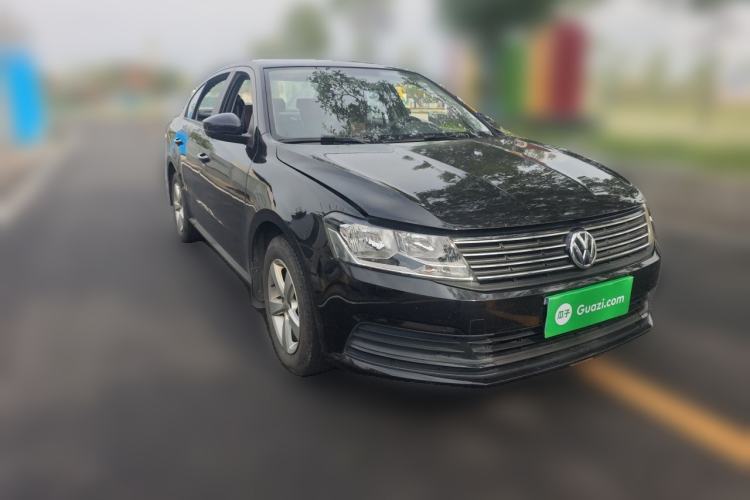 Used Volkswagen Lavida 2015 1.6L Automatic Fashion Edition Front Right 45 Deg