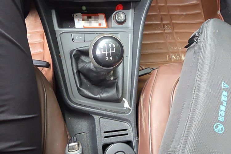 Used Volkswagen Lavida 2015 1.6L Manual Fashion Edition Gear Lever