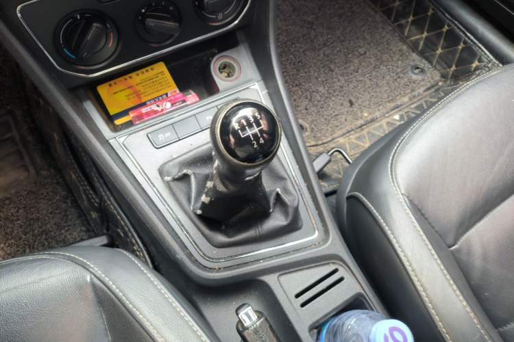 Used Volkswagen Lavida 2015 1.6L Manual Comfort Edition Gear Lever
