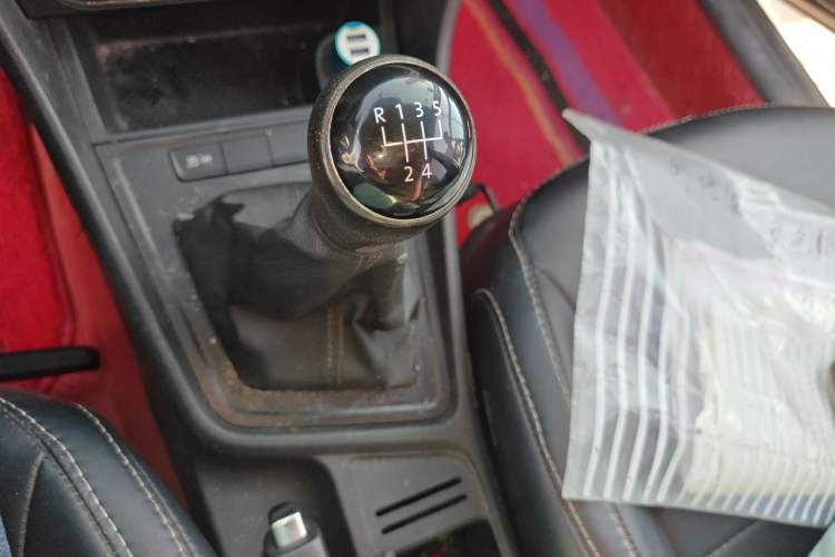 Used Volkswagen Lavida 2015 1.6L Manual Fashion Edition Gear Lever