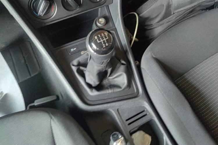 Used Volkswagen Lavida 2015 1.6L Manual Fashion Edition Gear Lever