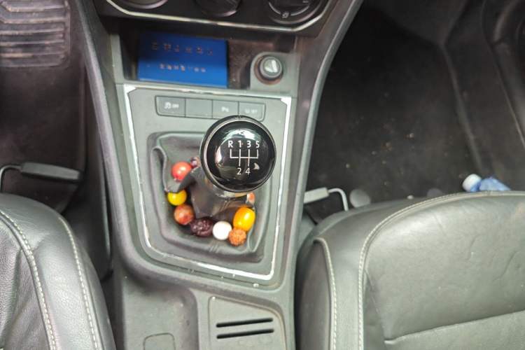Used Volkswagen Lavida 2015 1.6L Manual Comfort Edition Gear Lever