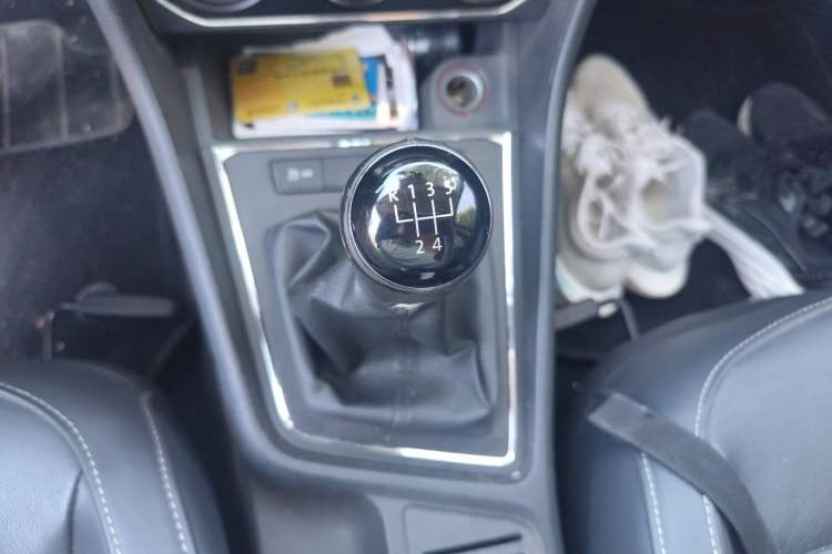 Used Volkswagen Lavida 2015 1.6L Manual Comfort Edition Gear Lever