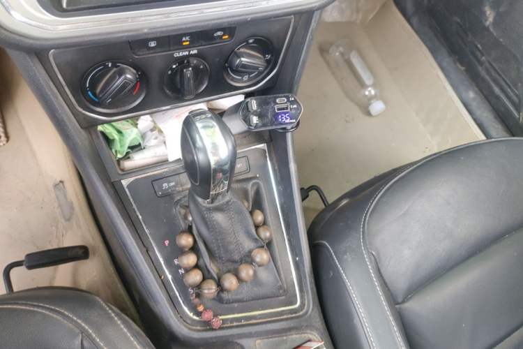 Used Volkswagen Lavida 2015 230TSI DSG Comfort Edition Gear Lever