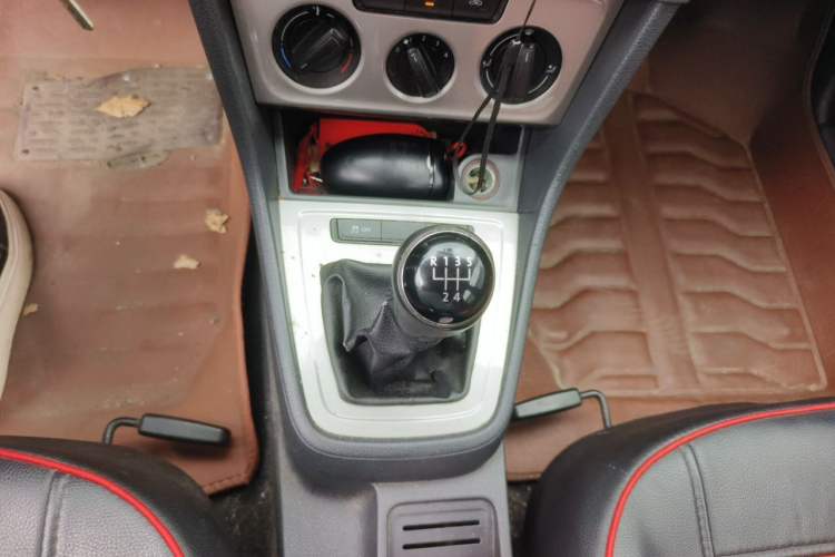 Used Volkswagen Lavida 2015 1.6L Manual Fashion Edition Gear Lever