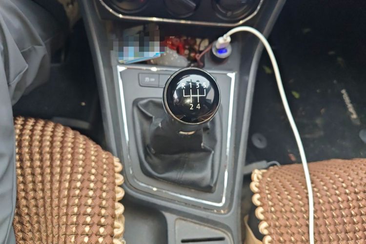 Used Volkswagen Lavida 2015 1.6L Manual Comfort Edition Gear Lever