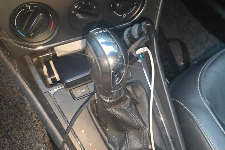 Used Volkswagen Lavida 2015 230TSI DSG Comfort Edition Gear Lever