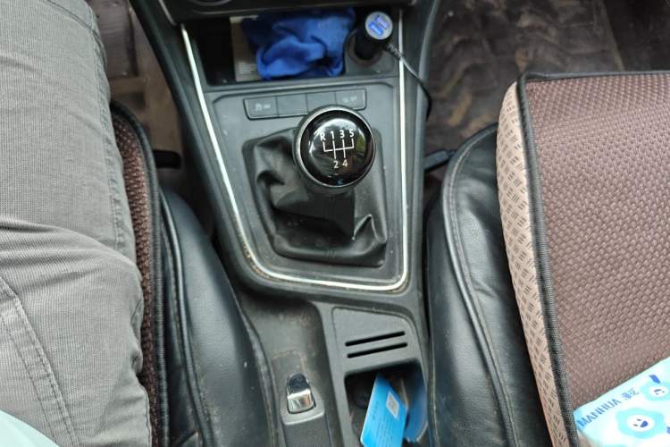 Used Volkswagen Lavida 2015 1.6L Manual Fashion Edition Gear Lever