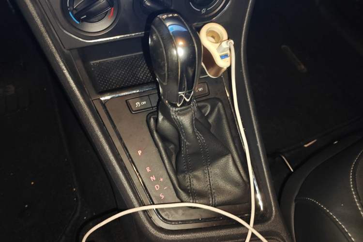 Used Volkswagen Lavida 2015 230TSI DSG Comfort Edition Gear Lever