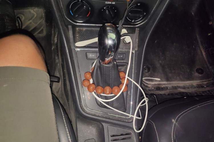 Used Volkswagen Lavida 2015 1.6L Automatic Comfort Edition Gear Lever