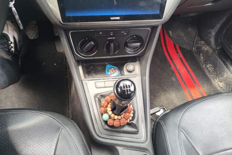Used Volkswagen Lavida 2015 1.6L Manual Comfort Edition Gear Lever