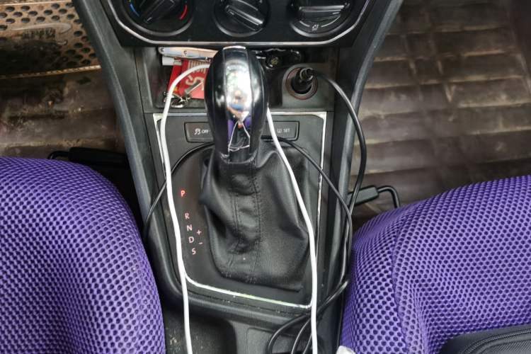 Used Volkswagen Lavida 2015 1.6L Automatic Comfort Edition Gear Lever