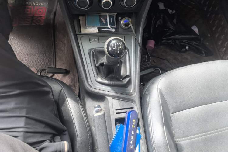 Used Volkswagen Lavida 2015 1.6L Manual Fashion Edition Gear Lever