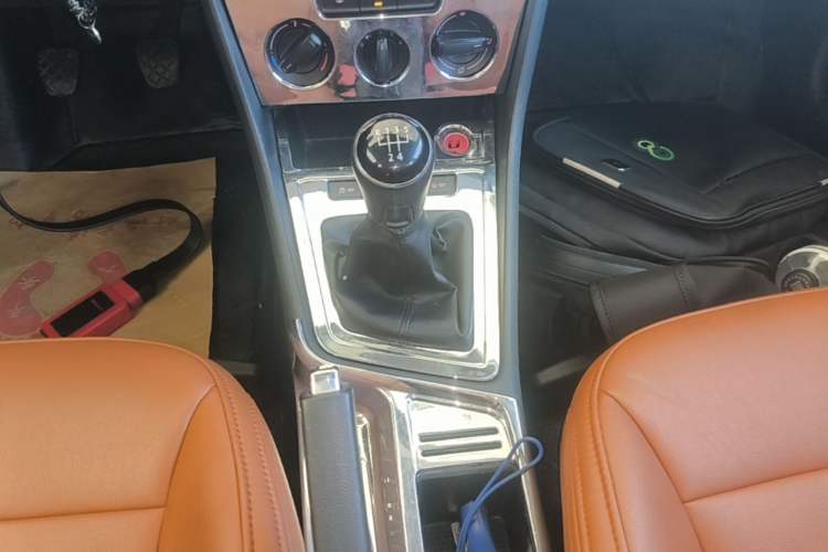 Used Volkswagen Lavida 2015 1.6L Manual Fashion Edition Gear Lever