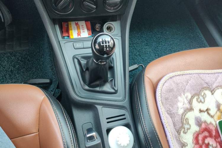 Used Volkswagen Lavida 2015 1.6L Manual Fashion Edition Gear Lever