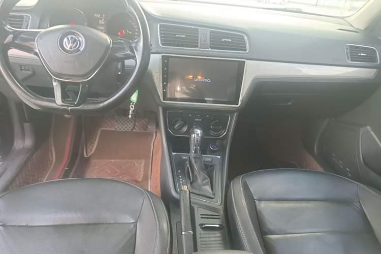 Used Volkswagen Lavida 2015 1.6L Automatic Comfort Edition Gear Lever