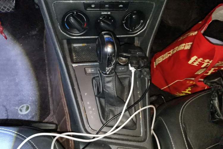 Used Volkswagen Lavida 2015 1.6L Automatic Comfort Edition Gear Lever