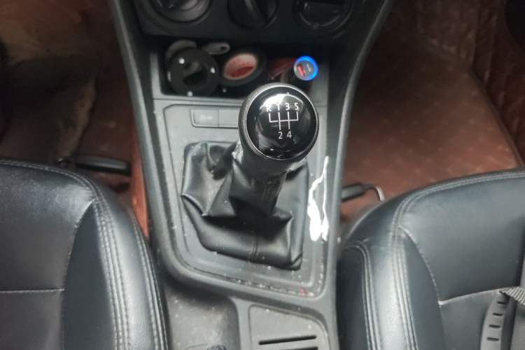 Used Volkswagen Lavida 2015 1.6L Manual Fashion Edition Gear Lever