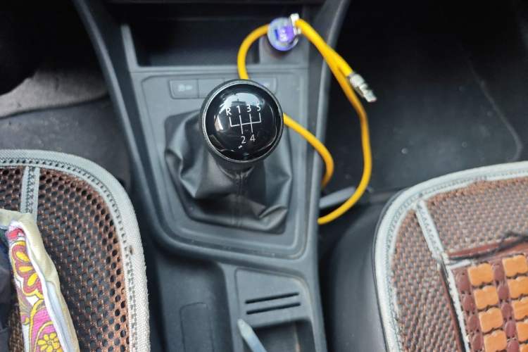 Used Volkswagen Lavida 2015 1.6L Manual Fashion Edition Gear Lever