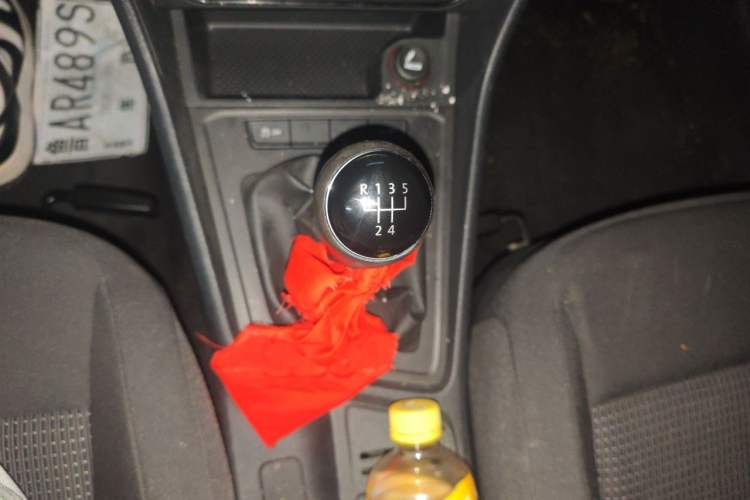 Used Volkswagen Lavida 2015 1.6L Manual Fashion Edition Gear Lever