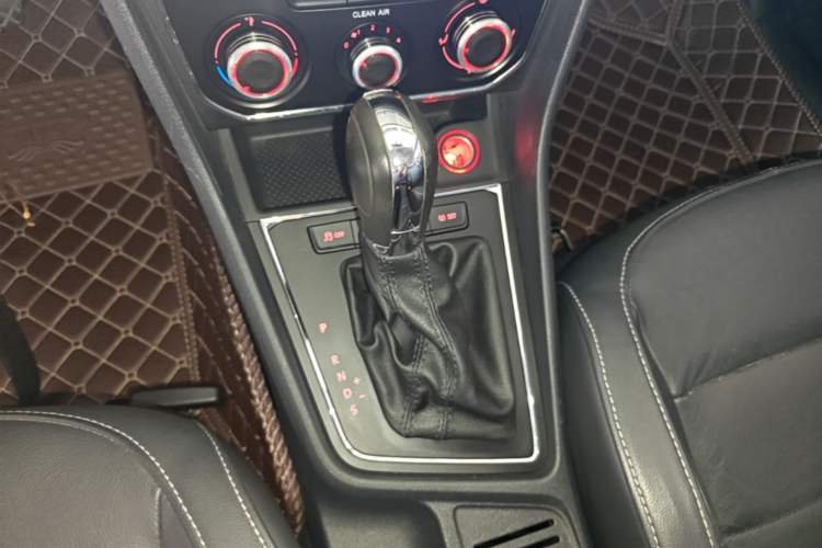 Used Volkswagen Lavida 2015 1.6L Automatic Comfort Edition Gear Lever
