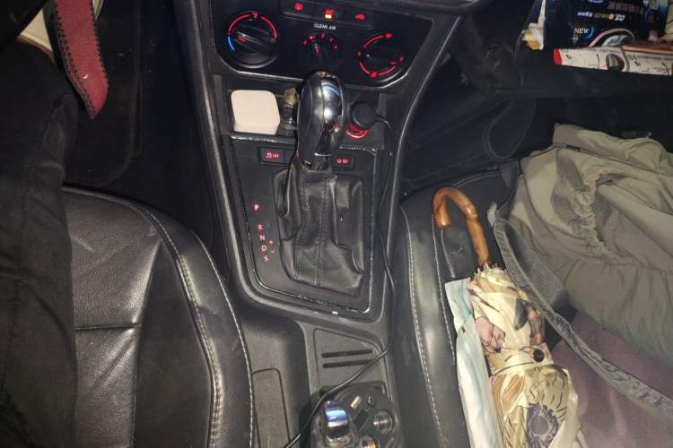 Used Volkswagen Lavida 2015 230TSI DSG Comfort Edition Gear Lever