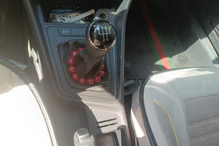 Used Volkswagen Lavida 2015 1.6L Manual Fashion Edition Gear Lever