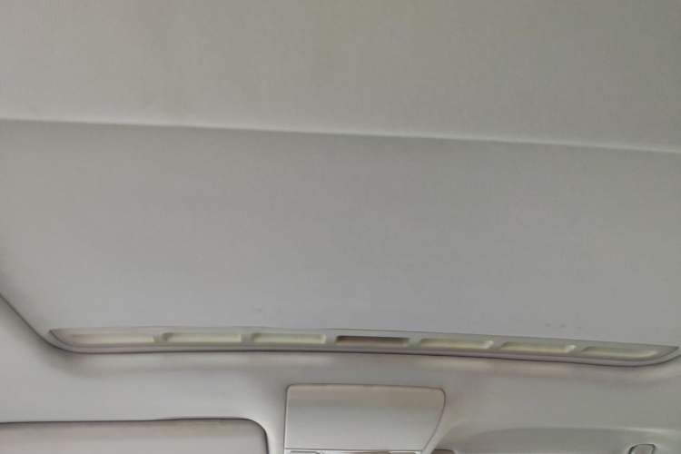 Used Volkswagen Lavida 2015 1.6L Automatic Comfort Edition Headliner