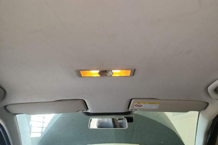 Used Volkswagen Lavida 2015 1.6L Automatic Fashion Edition Headliner