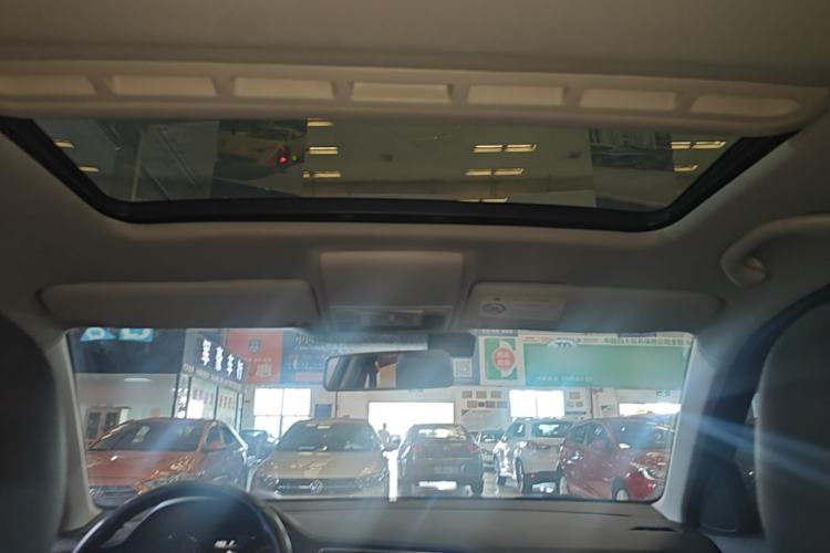 Used Volkswagen Lavida 2015 1.6L Automatic Comfort Edition Headliner