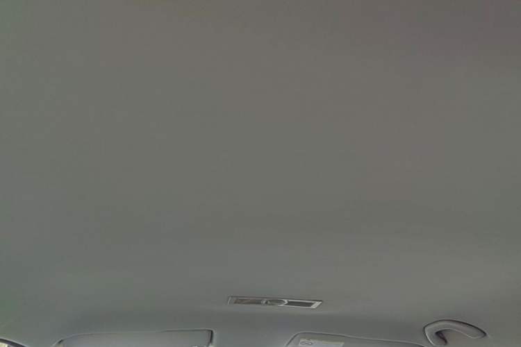 Used Volkswagen Lavida 2015 1.6L Manual Fashion Edition Headliner